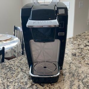 Keurig K10 Mini Single Cup Coffee Maker Brewing System - Black